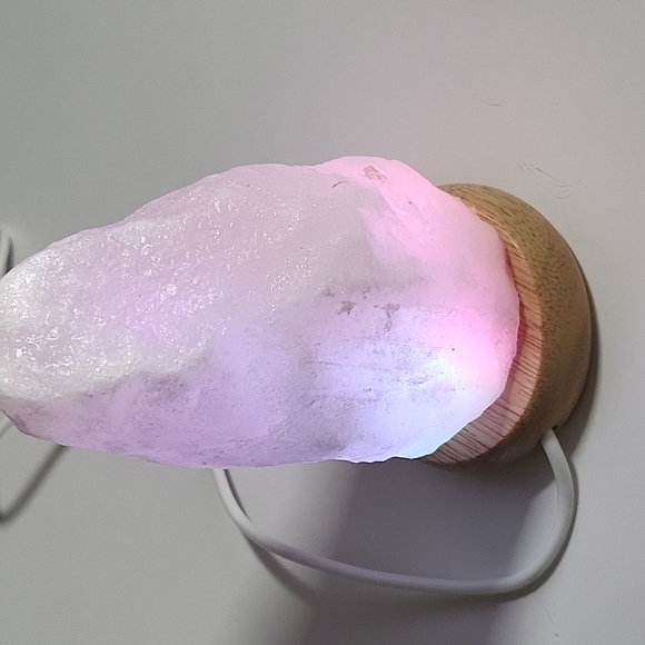 Variegated Color - Salt Lamp - Picture 13 of 16